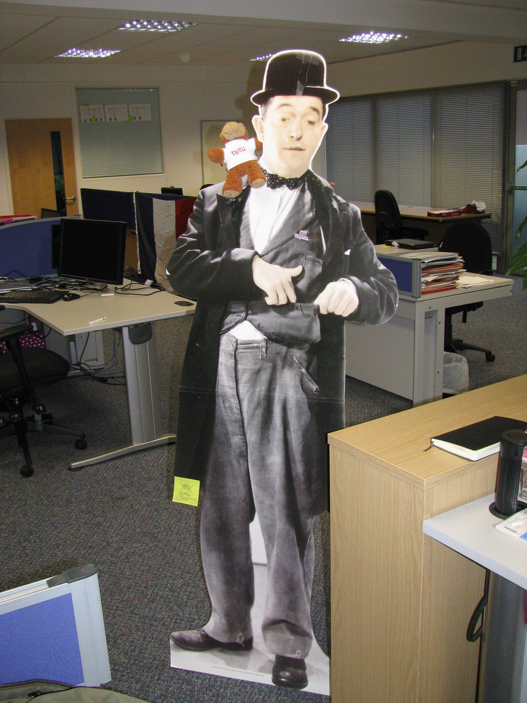 Bearaptu and Stan Bearaptu is friends with Stan Laurel. Sort of.